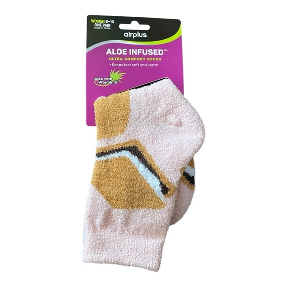 Women's Airplus Aloe Infused Socks Pink SMORE  Fuzzy Winter Warm NEW - Picture 1 of 4